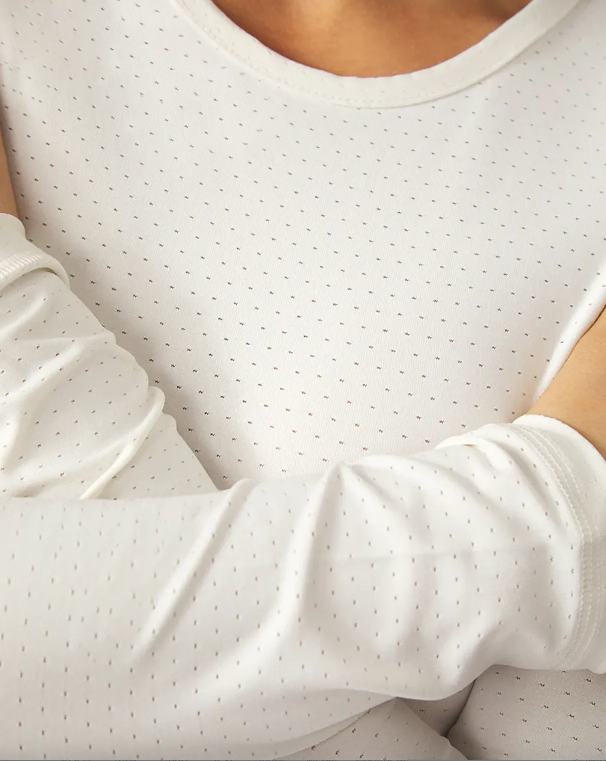 CROPPED LONG SLEEVE STRETCH TECH T-SHIRT