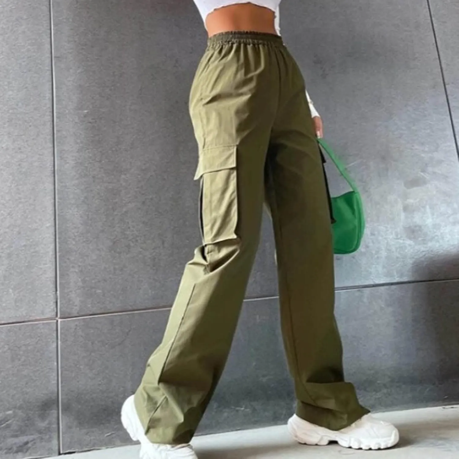eoeioa Womens Elastic High Waist Cargo Pants Leightweight Baggy Parachute Pants Y2k Wide Leg Straight Hiking Pants w/Pockets