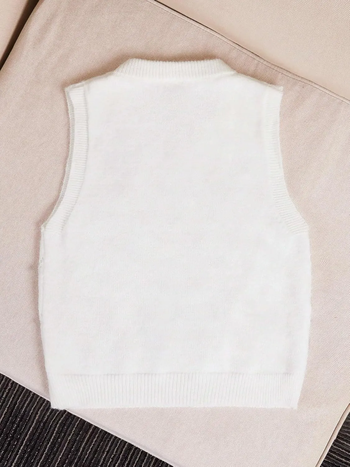 Verdusa Women's Casual Rhinestone Sweater Vest Round Neck Sleeveless Knit Tops